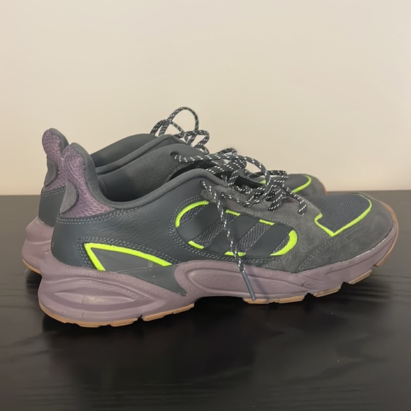 adidas 90s Valasion 'Grey Gum' EG8399 size 10 - Picture 3 of 7